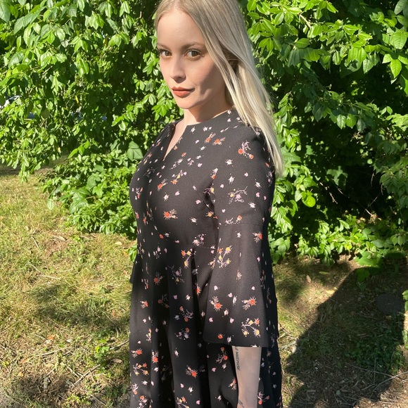 Carven Ditsy Floral Bell Sleeve Mini Dress - Picture 3 of 9